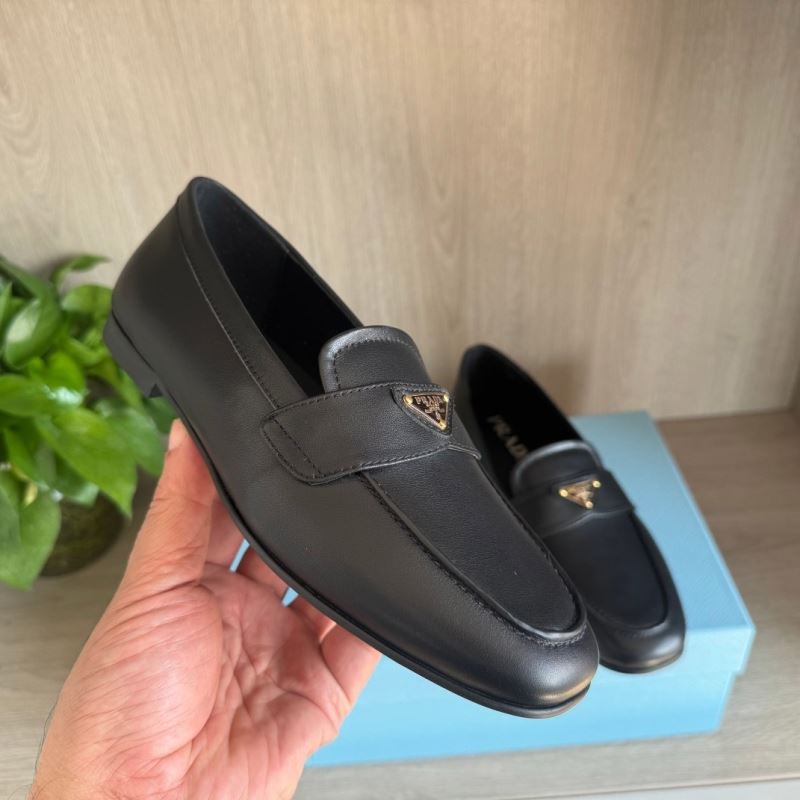 Pra*a leather shoes